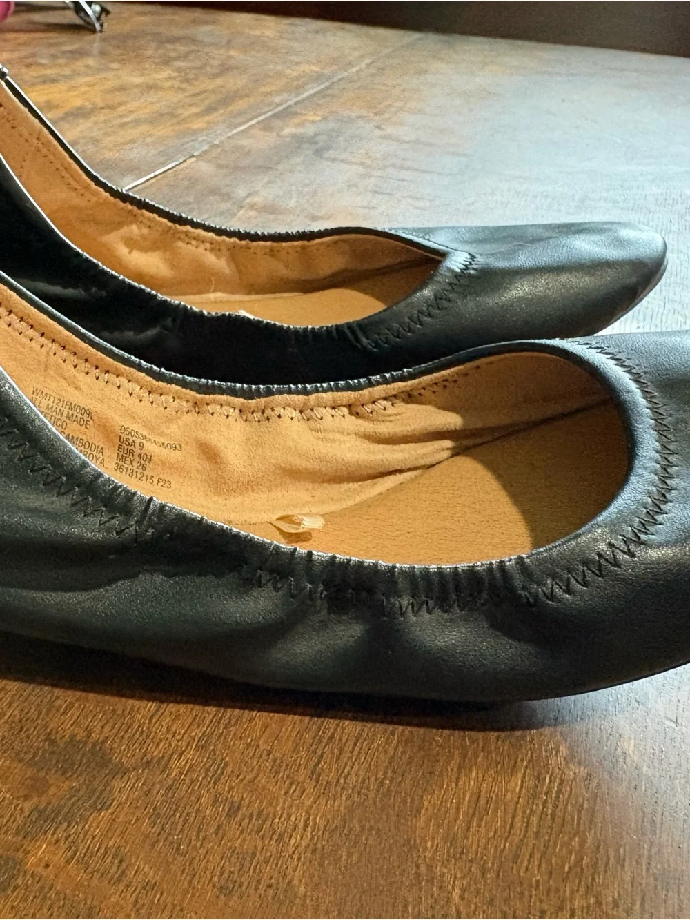 Time and Tru Women’s Size 9 Black Scrunch Ballet Flats Memory Foam